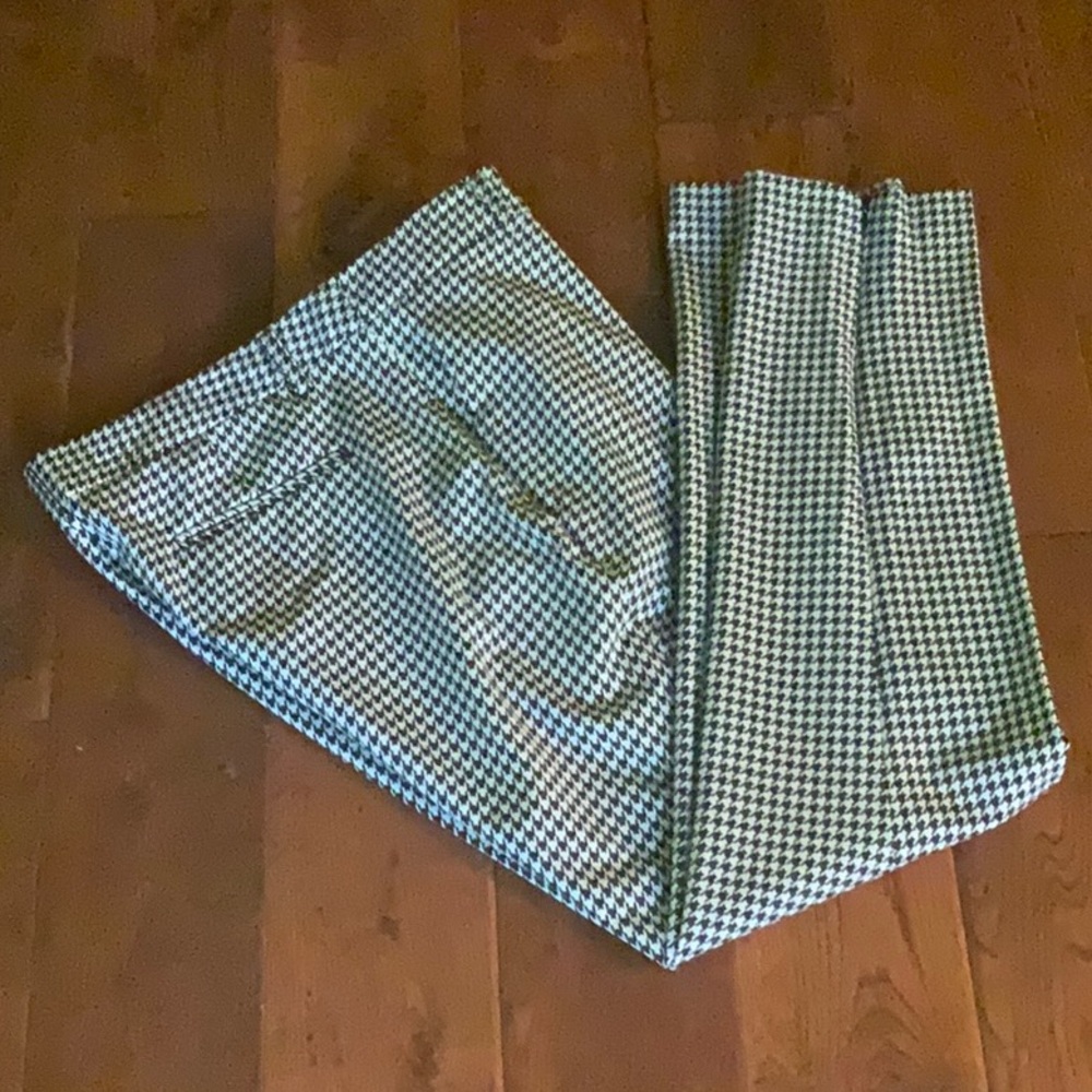 NWT ladies Black and White Checkered Pants Size 10